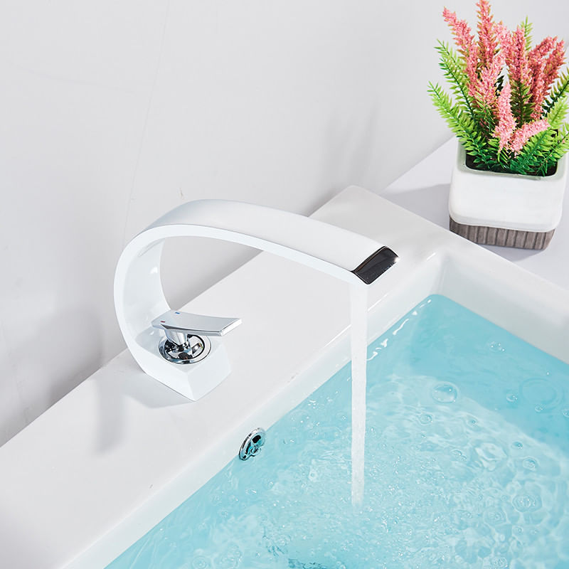 Casa si Gradina - Sanitare - Lavoar baie si accesorii - Baterii sanitare - Baterie chiuveta baie, Blackswan, Tip M12, model alb, dimensiune 19 cm - Infinity.ro