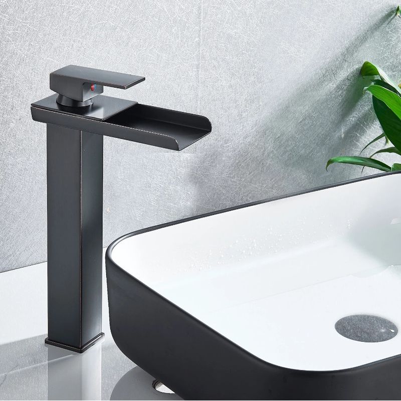 Casa si Gradina - Sanitare - Lavoar baie si accesorii - Baterii sanitare - Baterie chiuveta baie, Blackswan, Tip Cascada M34, model negru mat, dimensiune 32 cm - Infinity.ro