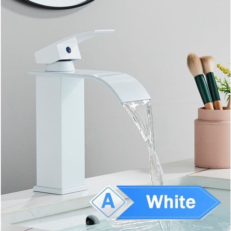 Casa si Gradina - Sanitare - Lavoar baie si accesorii - Baterii sanitare - Baterie chiuveta baie, Blackswan, Tip M298, model alb tip cascada, dimensiune 19.3 cm - Infinity.ro