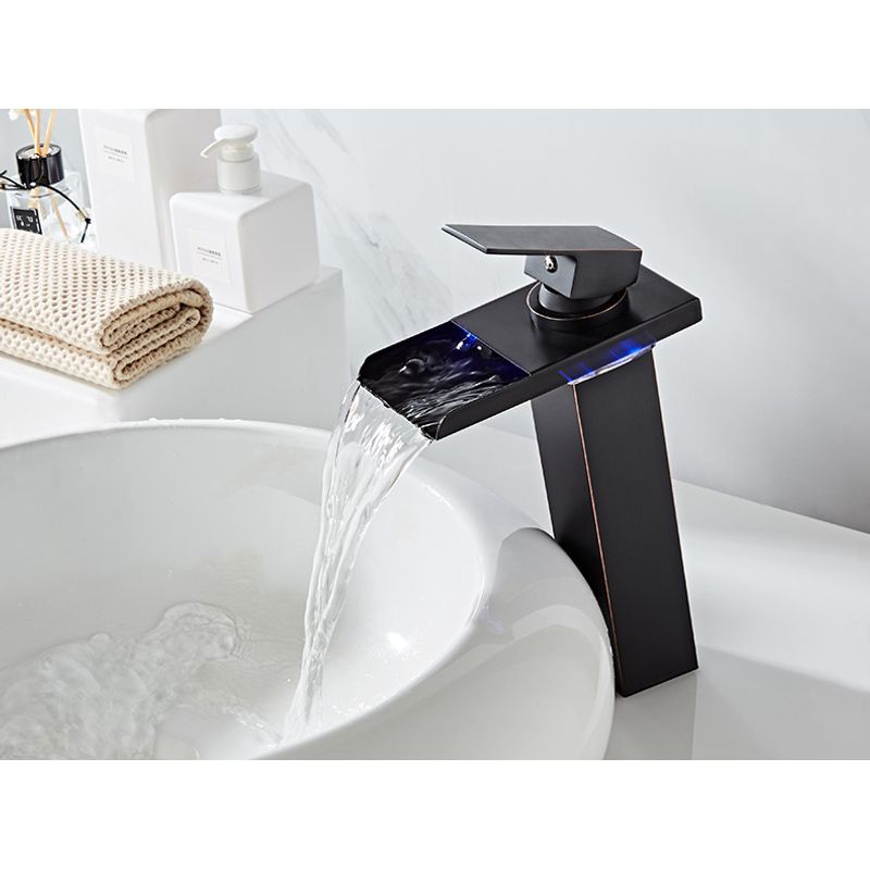 Casa si Gradina - Sanitare - Lavoar baie si accesorii - Baterii sanitare - Baterie chiuveta baie, Blackswan, Tip Cascada M35, model negru antichizat, dimensiune 31.5 cm - Infinity.ro