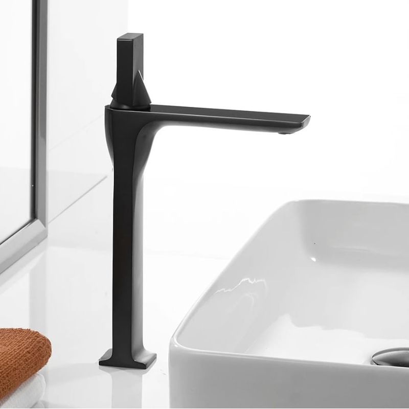 Casa si Gradina - Sanitare - Lavoar baie si accesorii - Baterii sanitare - Baterie chiuveta baie, Blackswan, Tip M81, model negru mat, dimensiune 32.7 cm - Infinity.ro