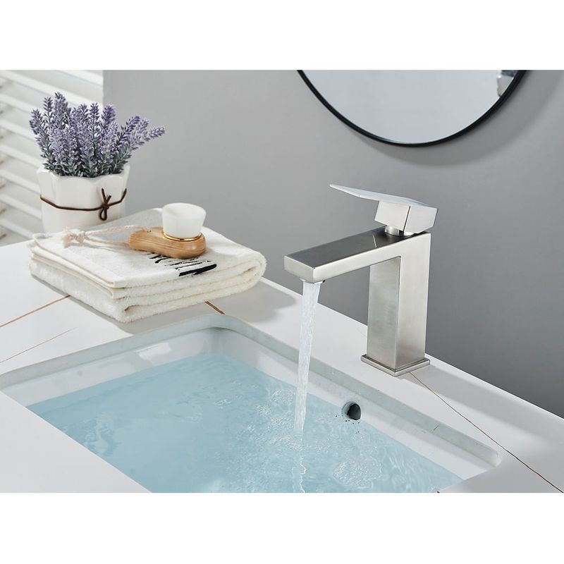 Casa si Gradina - Sanitare - Lavoar baie si accesorii - Baterii sanitare - Baterie chiuveta baie, Blackswan, Tip M307, model nichel scurt, dimensiune 18.5 cm - Infinity.ro