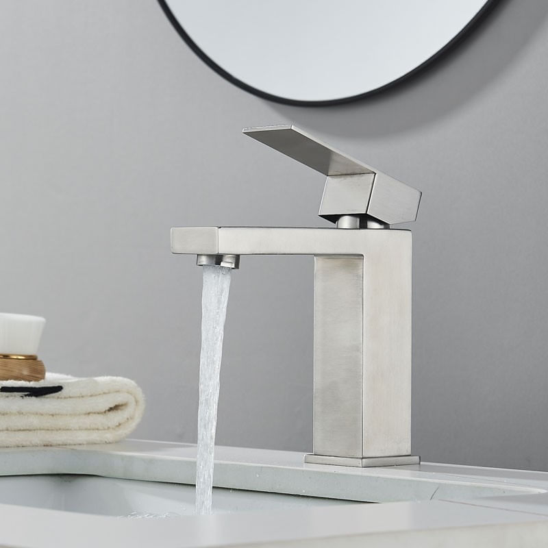 Casa si Gradina - Sanitare - Lavoar baie si accesorii - Baterii sanitare - Baterie chiuveta baie, Blackswan, Tip M307, model nichel scurt, dimensiune 18.5 cm - Infinity.ro