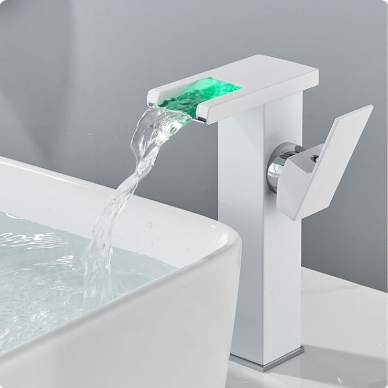 Casa si Gradina - Sanitare - Lavoar baie si accesorii - Baterii sanitare - Baterie chiuveta baie, Blackswan, Tip M299, model alb inalt cu pipa tip cascada si LED, dimensiune 24 cm - Infinity.ro