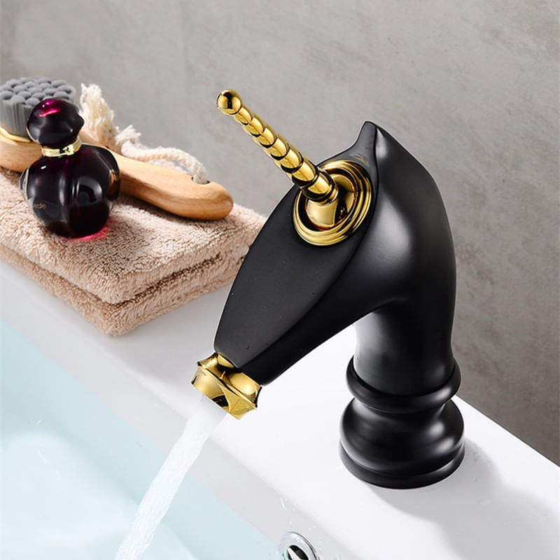 Casa si Gradina - Sanitare - Lavoar baie si accesorii - Baterii sanitare - Baterie chiuveta baie, Blackswan, Tip M280 Unicorn, model negru/ auriu lucios scurt, dimensiune 20 cm - Infinity.ro