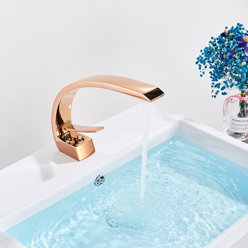 Casa si Gradina - Sanitare - Lavoar baie si accesorii - Baterii sanitare - Baterie chiuveta baie, Blackswan, Tip M92, model rose gold, dimensiune 16.6 cm - Infinity.ro