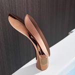 Casa si Gradina - Sanitare - Lavoar baie si accesorii - Baterii sanitare - Baterie chiuveta baie, Blackswan, Tip M90, model rose gold, dimensiune 20 cm - Infinity.ro