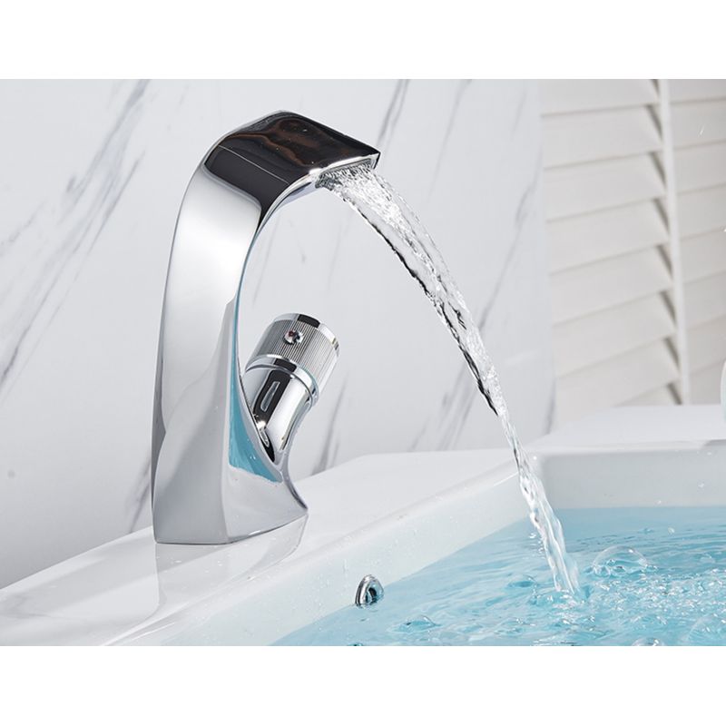 Casa si Gradina - Sanitare - Lavoar baie si accesorii - Baterii sanitare - Baterie chiuveta baie, Blackswan, Tip cascada M45, model crom, dimensiune 19 cm - Infinity.ro