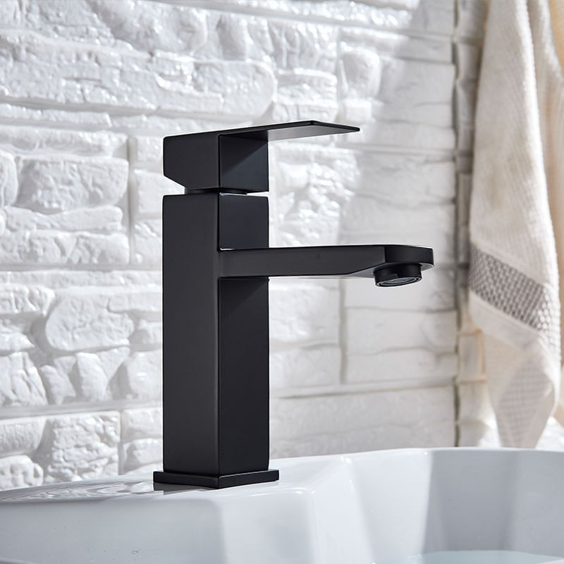 Casa si Gradina - Sanitare - Lavoar baie si accesorii - Baterii sanitare - Baterie chiuveta baie, Blackswan, Tip M105, model negru scurt, dimensiune 18.7 cm - Infinity.ro