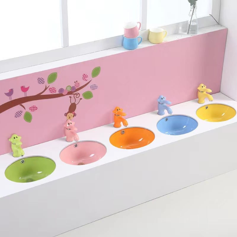 Casa si Gradina - Sanitare - Lavoar baie si accesorii - Baterii sanitare - Baterie chiuveta baie, Blackswan, Tip M288 Elefant, model roz, dimensiune 16 cm - Infinity.ro