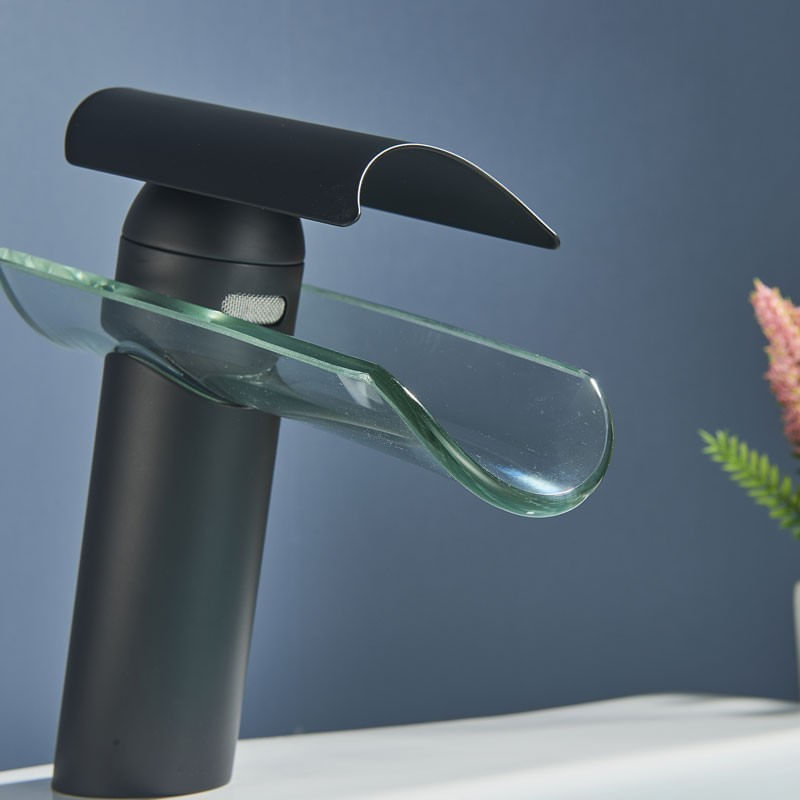 Casa si Gradina - Sanitare - Lavoar baie si accesorii - Baterii sanitare - Baterie chiuveta baie, Blackswan, Tip M91 cascada, model negru mat, dimensiune 18 cm - Infinity.ro