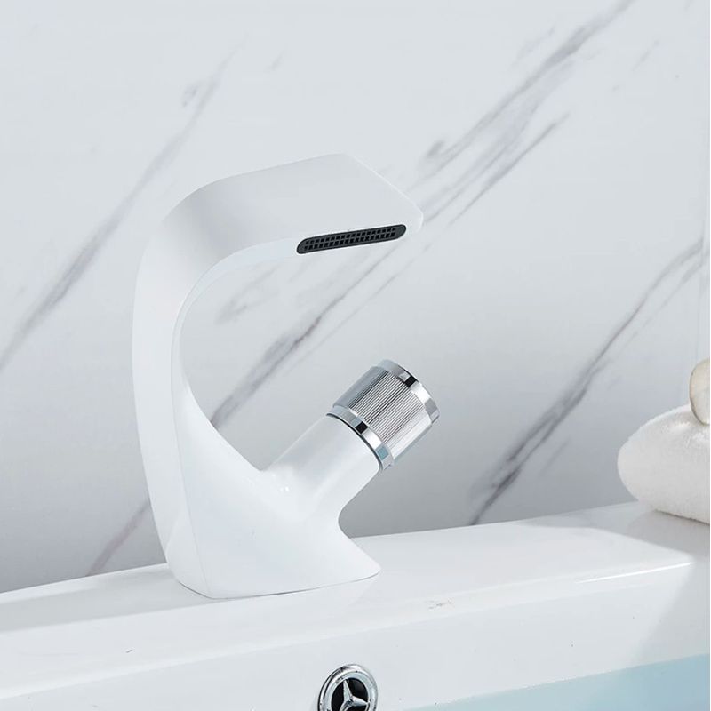 Casa si Gradina - Sanitare - Lavoar baie si accesorii - Baterii sanitare - Baterie chiuveta baie, Blackswan, Tip cascada M48, model alb/ crom, dimensiune 19 cm - Infinity.ro