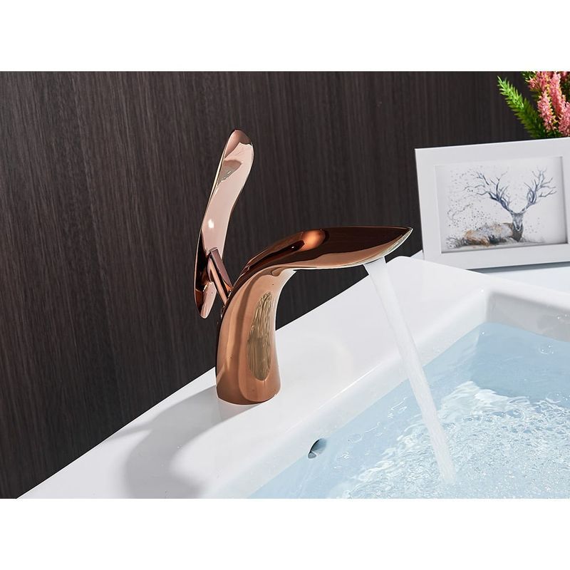 Casa si Gradina - Sanitare - Lavoar baie si accesorii - Baterii sanitare - Baterie chiuveta baie, Blackswan, Tip M90, model rose gold, dimensiune 20 cm - Infinity.ro