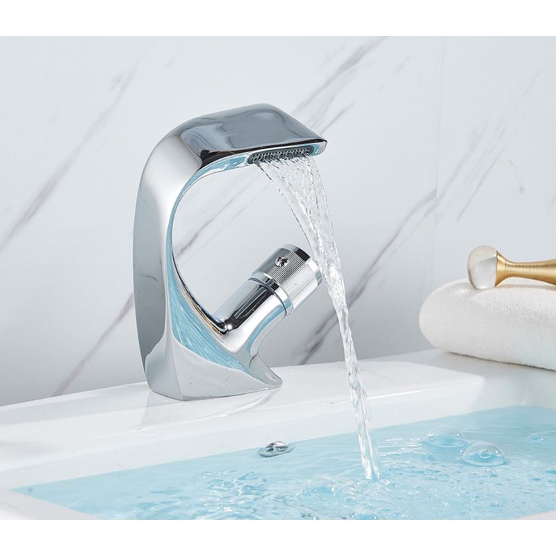 Casa si Gradina - Sanitare - Lavoar baie si accesorii - Baterii sanitare - Baterie chiuveta baie, Blackswan, Tip cascada M45, model crom, dimensiune 19 cm - Infinity.ro