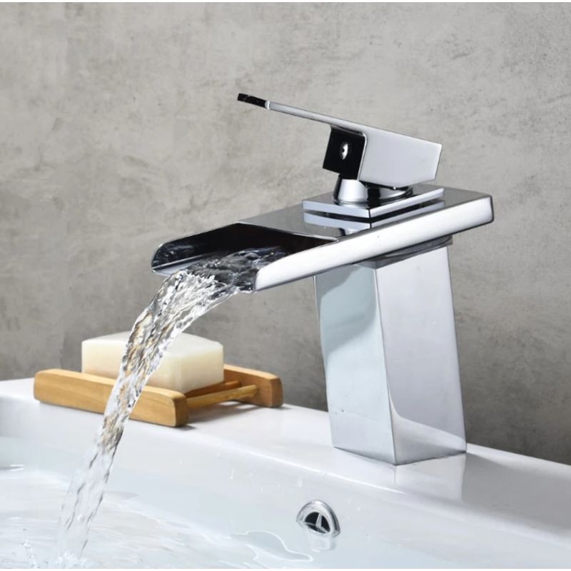 Casa si Gradina - Sanitare - Lavoar baie si accesorii - Baterii sanitare - Baterie chiuveta baie, Blackswan, Tip Cascada M30, model crom, dimensiune 17 cm - Infinity.ro