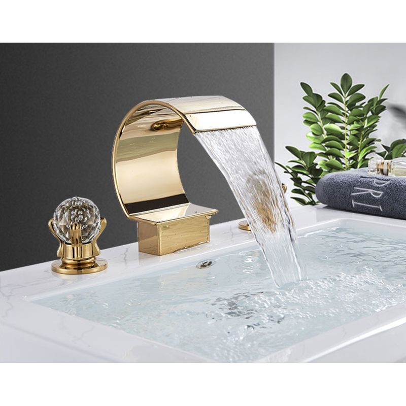 Casa si Gradina - Sanitare - Lavoar baie si accesorii - Baterii sanitare - Baterie chiuveta baie, Blackswan, Tip Cascada M27, model auriu, dimensiune 17.5 cm - Infinity.ro