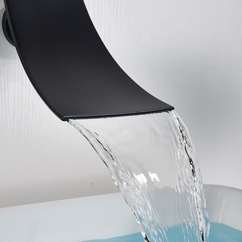 Casa si Gradina - Sanitare - Lavoar baie si accesorii - Baterii sanitare - Baterie chiuveta baie, Blackswan, Tip cascada M3, model negru, dimensiune 18 cm - Infinity.ro