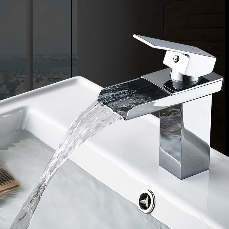 Casa si Gradina - Sanitare - Lavoar baie si accesorii - Baterii sanitare - Baterie chiuveta baie, Blackswan, Tip Cascada M30, model crom, dimensiune 17 cm - Infinity.ro