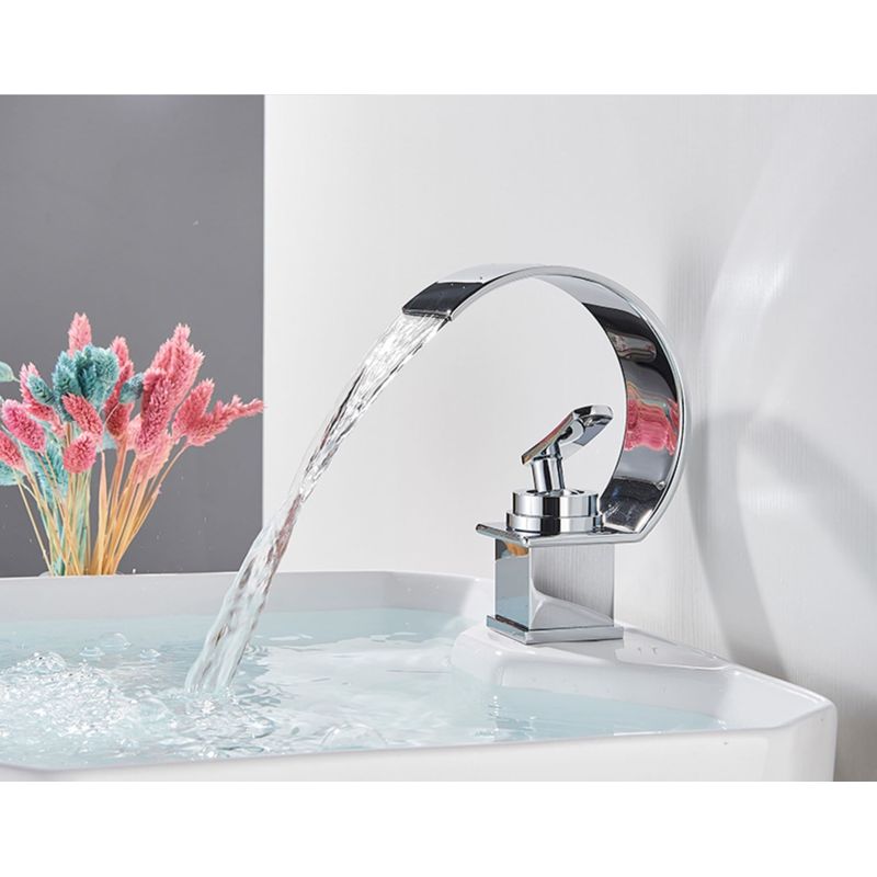 Casa si Gradina - Sanitare - Lavoar baie si accesorii - Baterii sanitare - Baterie chiuveta baie, Blackswan, Tip M44, model crom, dimensiune 18 cm - Infinity.ro