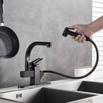 Casa si Gradina - Sanitare - Chiuveta bucatarie si accesorii - Baterii bucatarie - Baterie chiuveta bucatarie, Blackswan, Tip M177, cu dus, model negru mat, dimensiune 25 cm - Infinity.ro