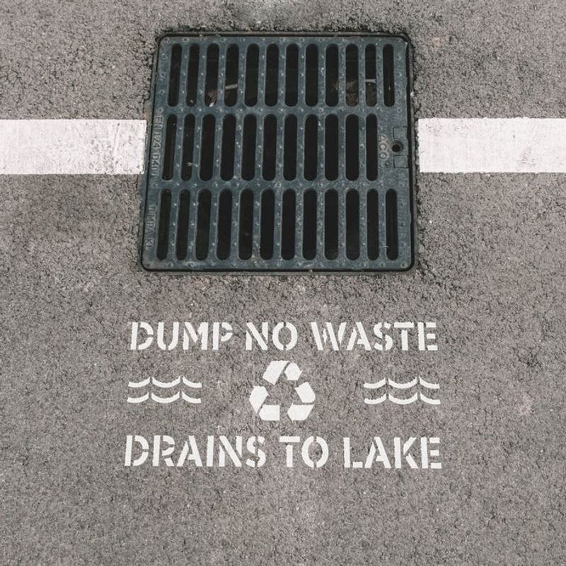 Casa si Gradina - Decoratiuni - DIY - Sabloane decorative pereti - Sablon Perete vopsire, tencuiala 0.7mm No Dumping Drains to Lake Refolosibil, model MXSP7248, 700 x 700 mm, 0.70mm - Infinity.ro
