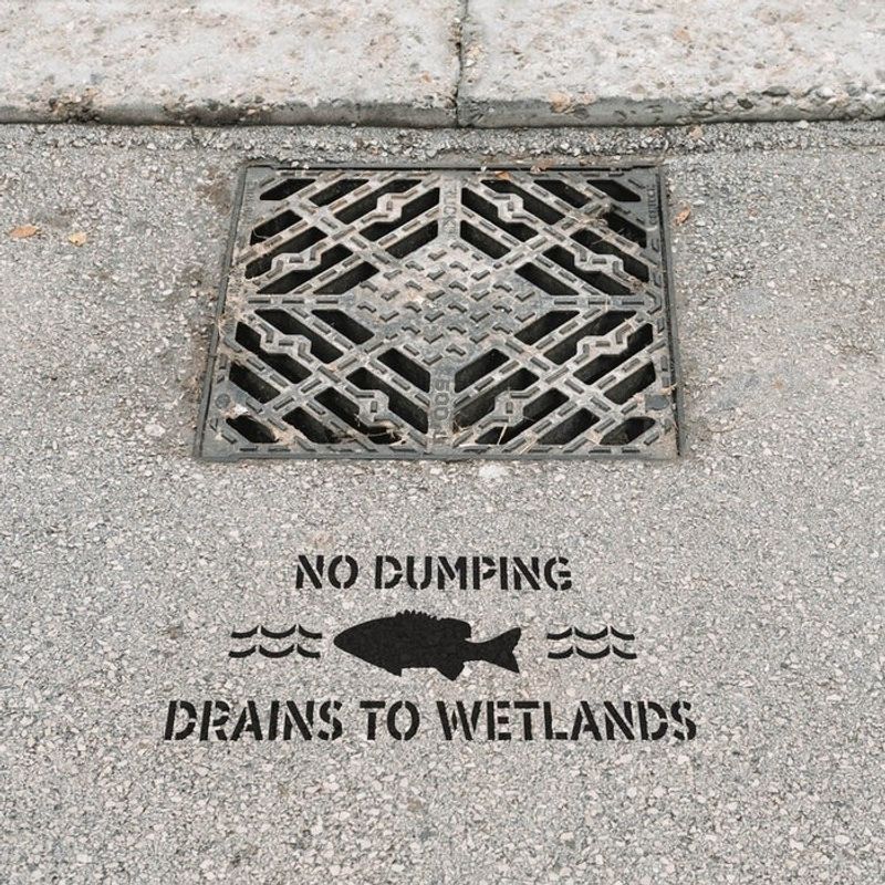 Casa si Gradina - Decoratiuni - DIY - Sabloane decorative pereti - Sablon Perete vopsire, tencuiala 0.7mm No Dumping Drains to Wetlands Refolosibil, model MXSP7243, 100 x 100 mm, 0.70mm - Infinity.ro