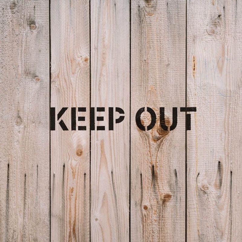 Casa si Gradina - Decoratiuni - DIY - Sabloane decorative pereti - Sablon Perete vopsire, tencuiala 0.7mm Keep Out Sign Refolosibil, model MXSP7245, 100 x 100 mm, 0.70mm - Infinity.ro