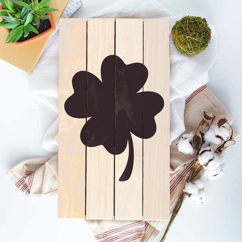 Casa si Gradina - Decoratiuni - DIY - Sabloane decorative pereti - Sablon Perete vopsire, tencuiala 0.7mm Trifoi cu Patru Foi model MXSP7488, 900 x 900 mm - Infinity.ro