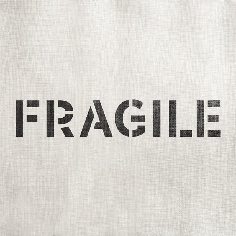 Casa si Gradina - Decoratiuni - DIY - Sabloane decorative pereti - Sablon Perete vopsire, tencuiala 0.7mm Fragile Word Refolosibil, model MXSP7218, 1000 x 1000 mm, 0.70mm - Infinity.ro