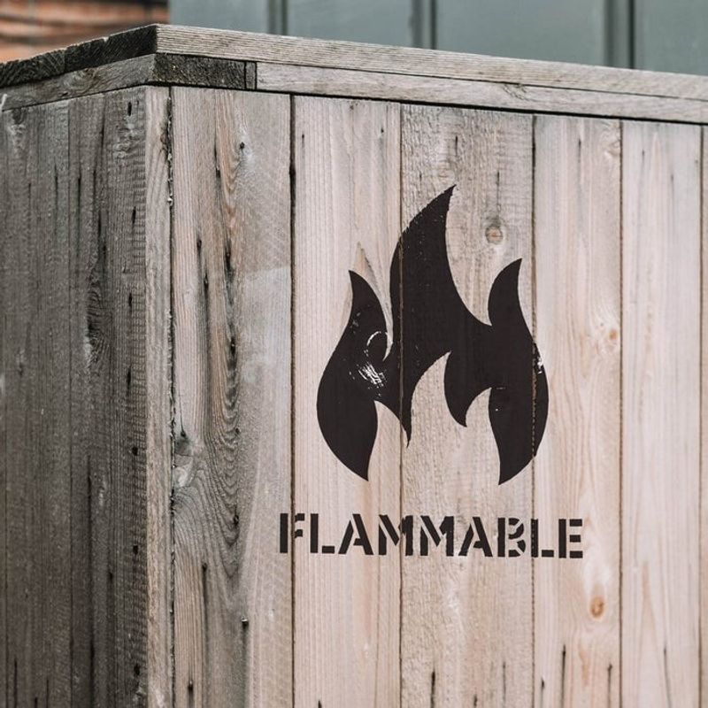 Casa si Gradina - Decoratiuni - DIY - Sabloane decorative pereti - Sablon Perete vopsire, tencuiala 0.7mm Flammable Symbol Refolosibil, model MXSP7228, 200 x 200 mm, 0.70mm - Infinity.ro