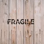 Casa si Gradina - Decoratiuni - DIY - Sabloane decorative pereti - Sablon Perete vopsire, tencuiala 0.7mm Fragile Word Broken Refolosibil, model MXSP7251, 1000 x 1000 mm, 0.70mm - Infinity.ro