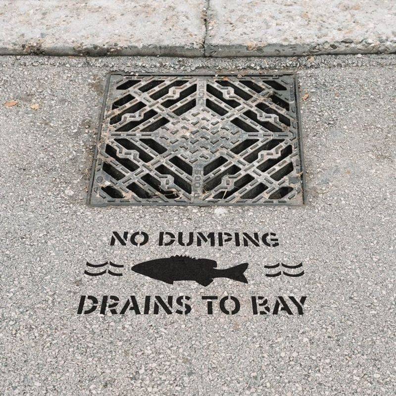 Casa si Gradina - Decoratiuni - DIY - Sabloane decorative pereti - Sablon Perete vopsire, tencuiala 0.7mm No Dumping Drains to Bay Refolosibil, model MXSP7224, 900 x 900 mm, 0.70mm - Infinity.ro