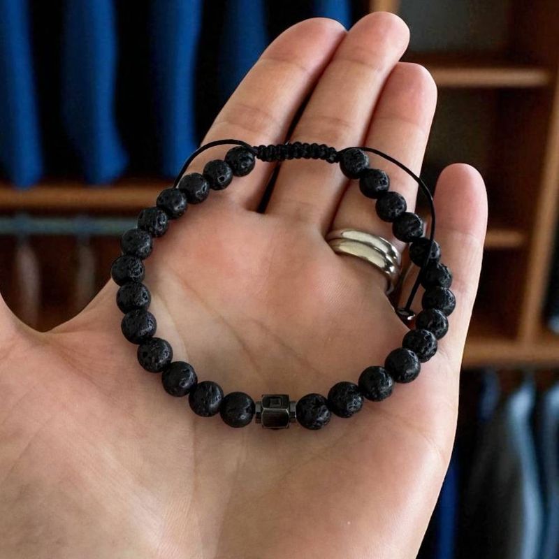 Fashion, accesorii si bijuterii - Barbati - Bijuterii barbati - Bratari barbati - Bratara barbati ajustabila pe snur Cian din pietre de lava cu charm inox - Infinity.ro