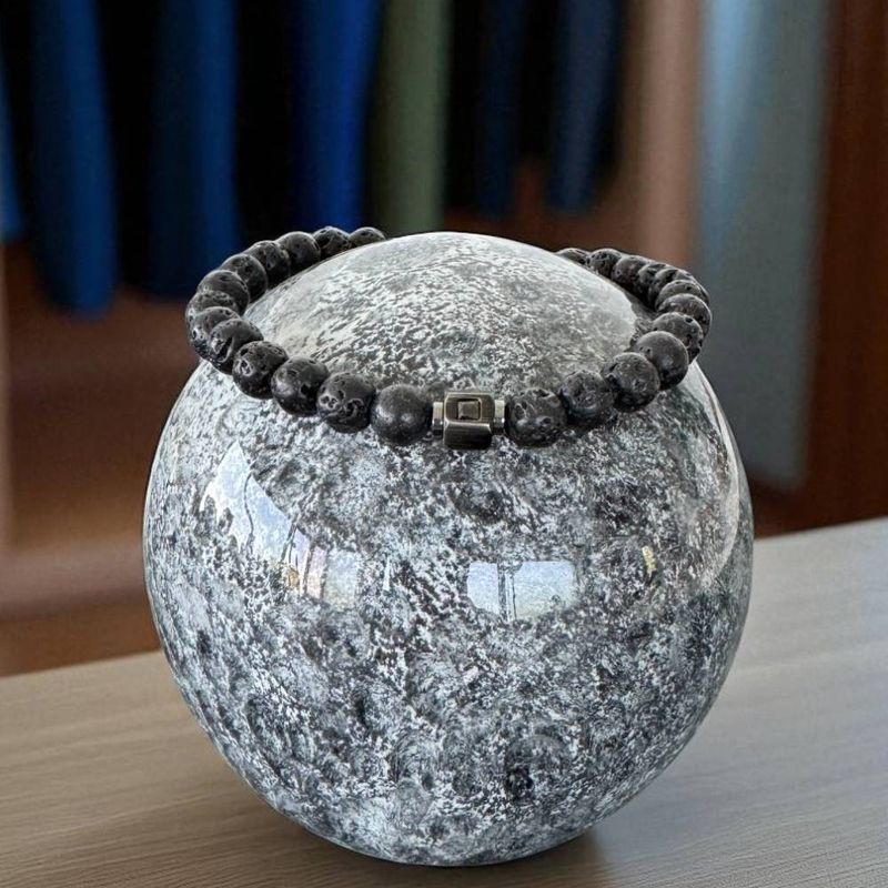 Fashion, accesorii si bijuterii - Barbati - Bijuterii barbati - Bratari barbati - Bratara barbati ajustabila pe snur Cian din pietre de lava cu charm inox - Infinity.ro