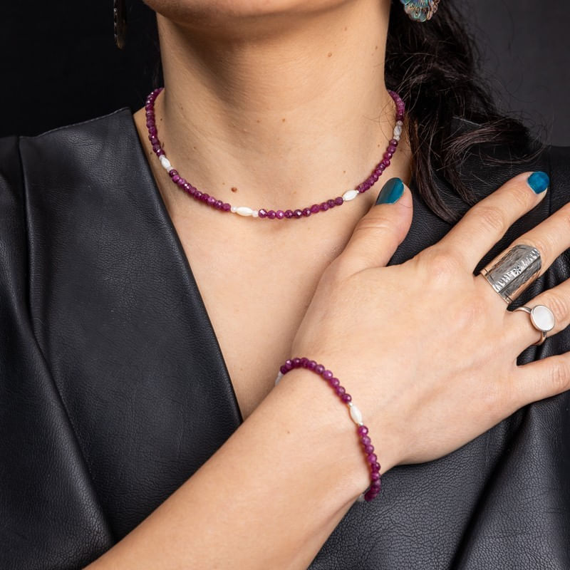 Fashion, accesorii si bijuterii - Femei - Bijuterii femei - Bratari femei - Bratara dama Naveen din pietre naturale de Rubin cu sistem de inchidere din argint 925 - Infinity.ro