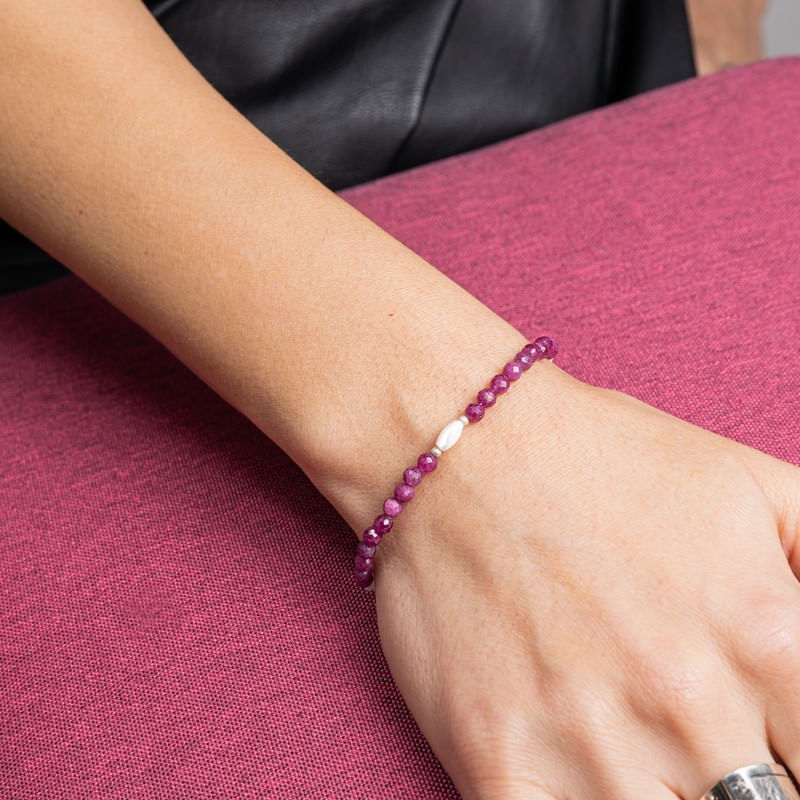 Fashion, accesorii si bijuterii - Femei - Bijuterii femei - Bratari femei - Bratara dama Naveen din pietre naturale de Rubin cu sistem de inchidere din argint 925 - Infinity.ro