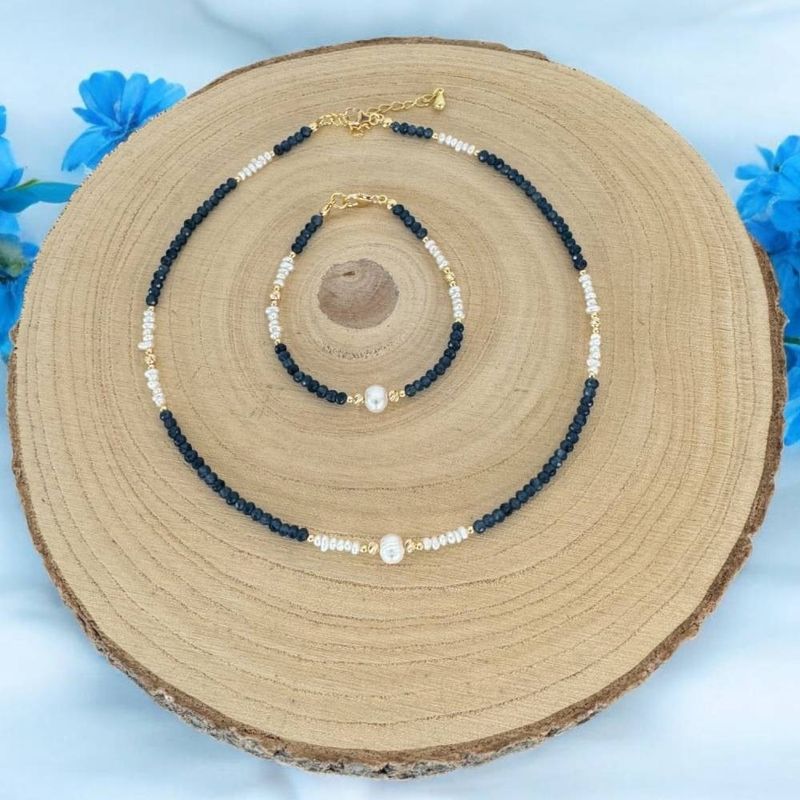 Fashion, accesorii si bijuterii - Femei - Bijuterii femei - Bratari femei - Bratara dama Indira din safir si perle naturale cu argint placat cu aur - Infinity.ro