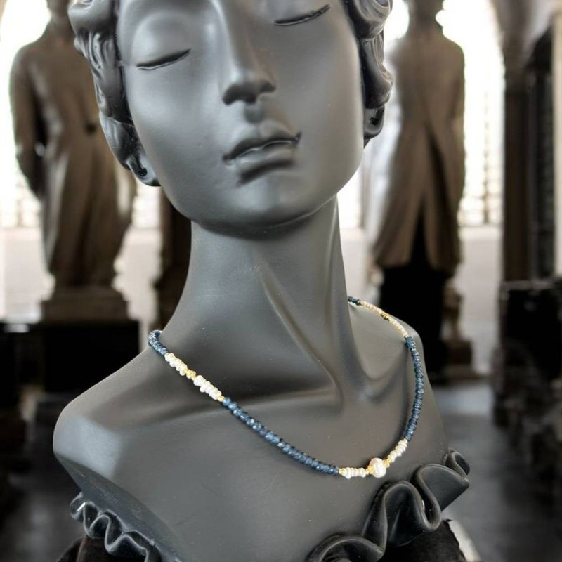 Fashion, accesorii si bijuterii - Femei - Bijuterii femei - Coliere femei - Colier handmade Indira din safir si perle naturale cu argint placat cu aur - Infinity.ro