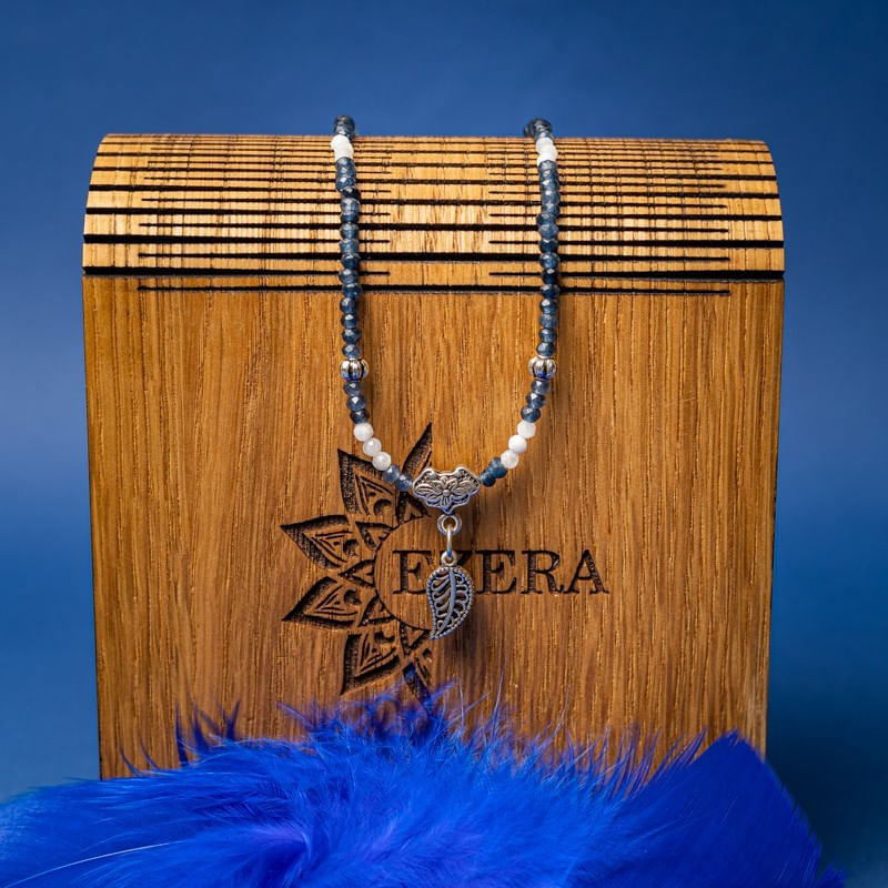 Fashion, accesorii si bijuterii - Femei - Bijuterii femei - Coliere femei - Colier Choker Ravindra din pietre naturale de Safir cu accesorii si sistem de inchidere din argint 925 - Infinity.ro