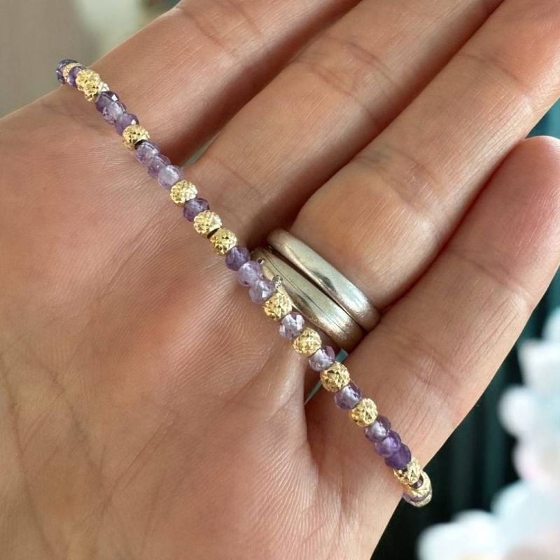 Fashion, accesorii si bijuterii - Femei - Bijuterii femei - Bratari femei - Bratara eleganta dama Nuria din Ametist si bilute de argint placat cu aur 925 - Infinity.ro