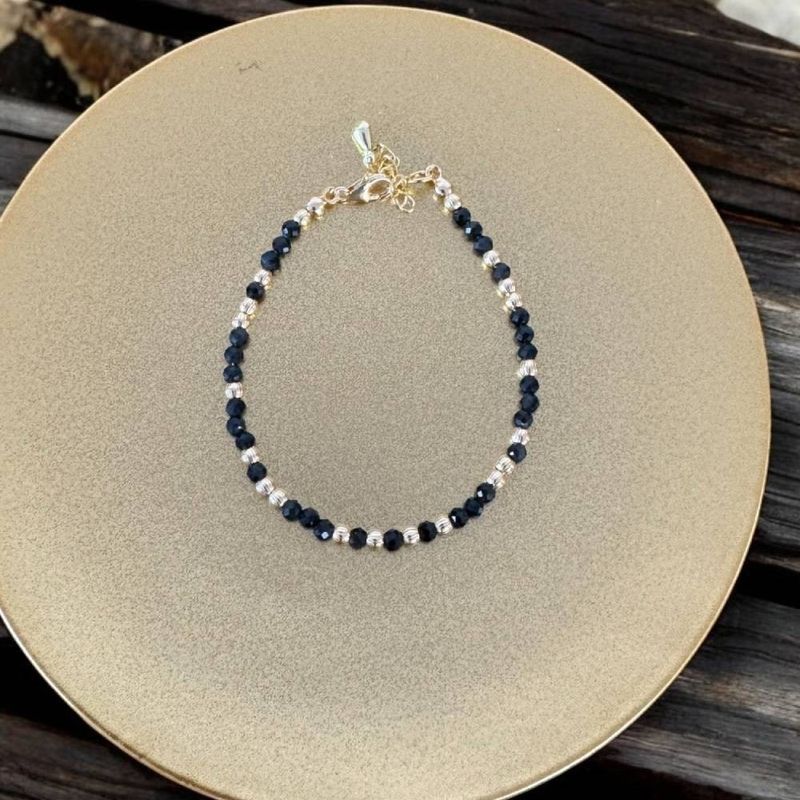 Fashion, accesorii si bijuterii - Femei - Bijuterii femei - Bratari femei - Bratara dama handmade din Obsidian Amina cu bilute din argint placat cu aur - Infinity.ro
