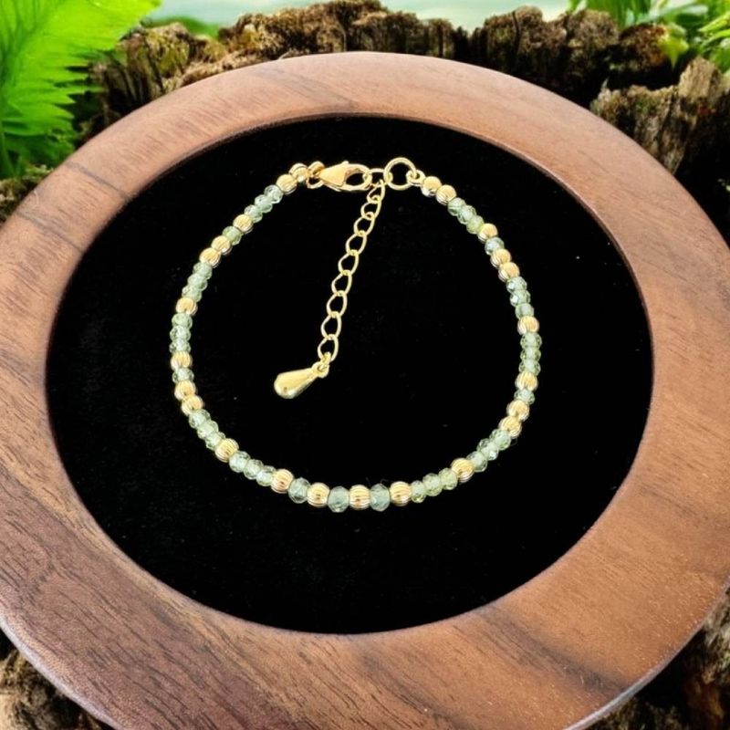 Fashion, accesorii si bijuterii - Femei - Bijuterii femei - Bratari femei - Bratara eleganta dama Selina din peridot si argint placat cu aur 925 - Infinity.ro