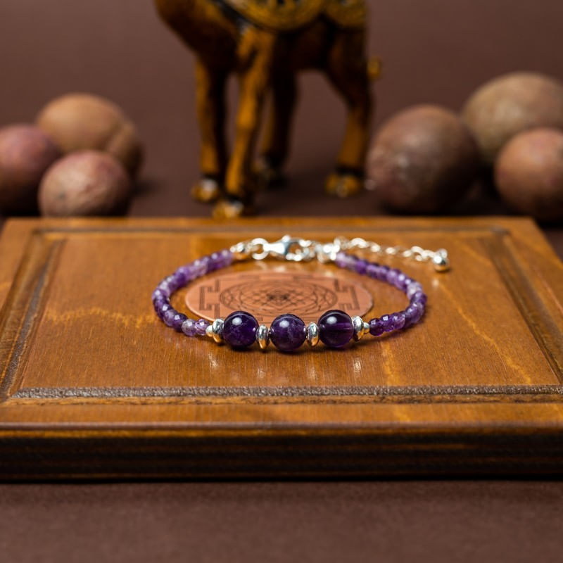 Fashion, accesorii si bijuterii - Femei - Bijuterii femei - Bratari femei - Bratara dama Reena din pietre naturale de Ametist, inchidere si accesorii din argint 925 - Infinity.ro