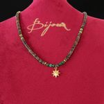 Fashion, accesorii si bijuterii - Femei - Bijuterii femei - Coliere femei - Colier Choker Smarald african Erin cu discuri de Sediment marin din argint placat cu aur, pandantiv Steaua Nordului - Infinity.ro