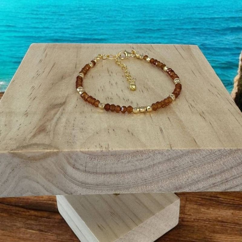 Fashion, accesorii si bijuterii - Femei - Bijuterii femei - Bratari femei - Bratara eleganta dama Farida cu granat portocaliu si argint placat cu aur 925 - Infinity.ro