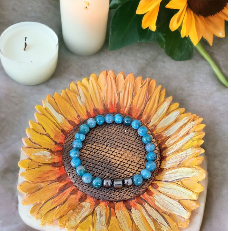 Fashion, accesorii si bijuterii - Barbati - Bijuterii barbati - Bratari barbati - Bratara Barbati pietre naturale Shaan din Apatit si Hematit, margele de 8mm - Infinity.ro