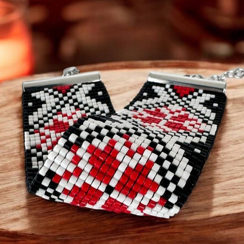 Fashion, accesorii si bijuterii - Femei - Bijuterii femei - Bratari femei - Bratara lata impletita manual cu margele Miyuki cu model traditional romanesc, Adela - Infinity.ro