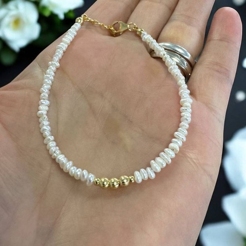 Fashion, accesorii si bijuterii - Femei - Bijuterii femei - Bratari femei - Bratara perle de cultura eleganta Hana cu accesorii din argint placat cu aur 925 - Infinity.ro