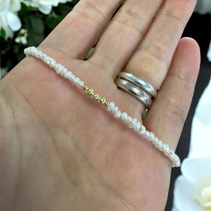 Fashion, accesorii si bijuterii - Femei - Bijuterii femei - Bratari femei - Bratara perle de cultura eleganta Hana cu accesorii din argint placat cu aur 925 - Infinity.ro