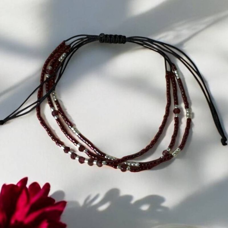 Fashion, accesorii si bijuterii - Femei - Bijuterii femei - Bratari femei - Bratara handmade snur Inaya 3 straturi Miyuki si cristale Granat - Infinity.ro
